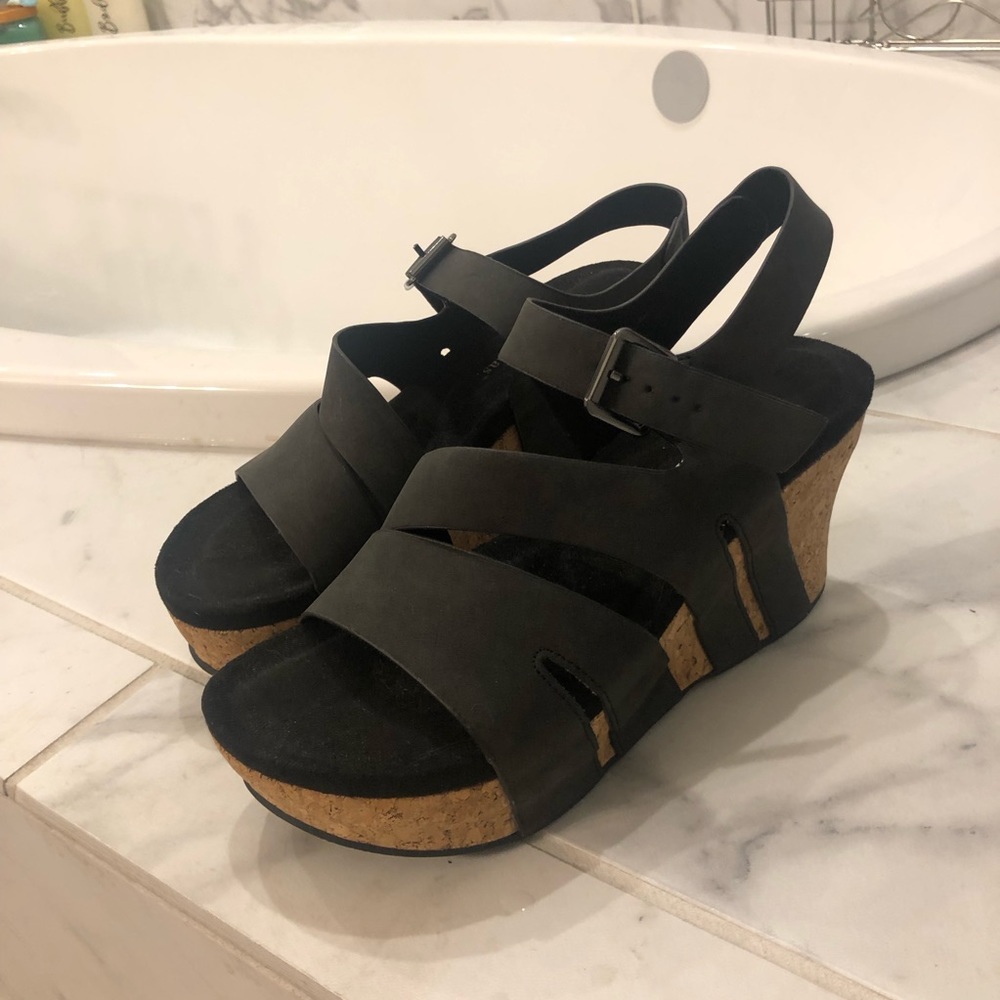 Pierre Dumas Black Wedge Sandals